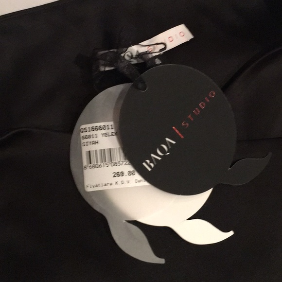 Vest - Picture 7 of 8